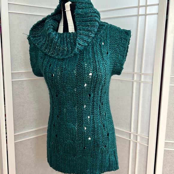 Sweater vest - Picture 1 of 4